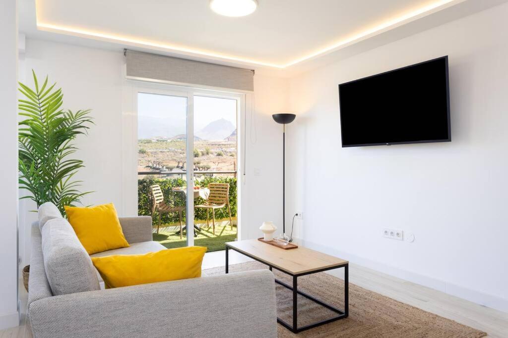 Sunnyland Apartment Arona Чо Экстерьер фото